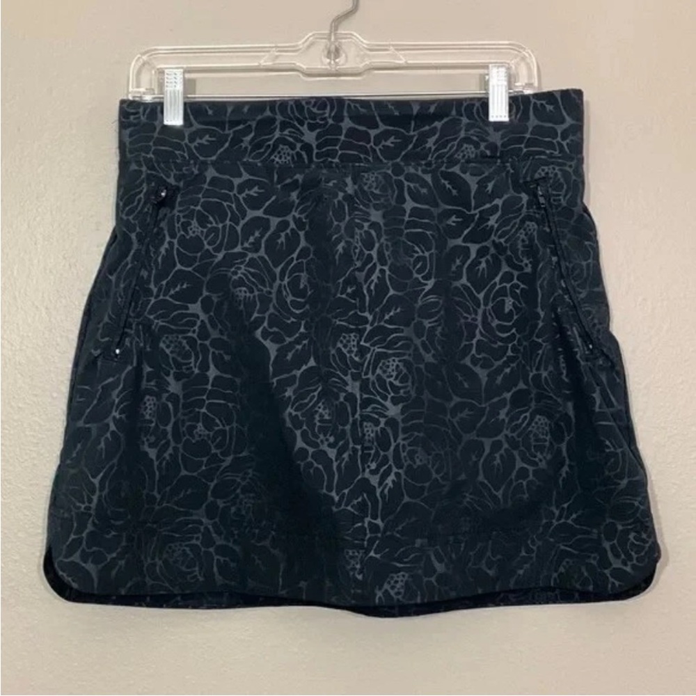 Orvis Womens Black Rose Embossed Print Pull on Skort Size Small